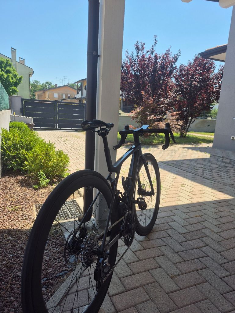Used Trek Madone SL 6 AXS Gen 8 2027 2027 Road & Gravel, Black — image 10 of 10