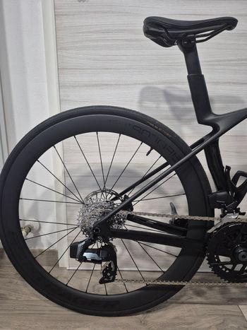 Used Trek Madone SL 6 AXS Gen 8 2027 2027 Road & Gravel, Black — image 2 of 10