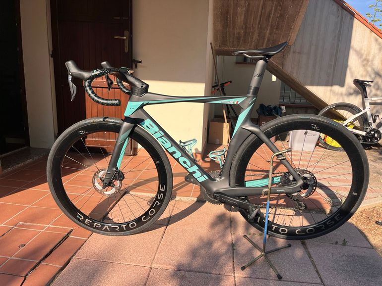 Used Bianchi Oltre PRO Ultegra Di2 2023 2023 Road & Gravel, Black — image 2 of 15