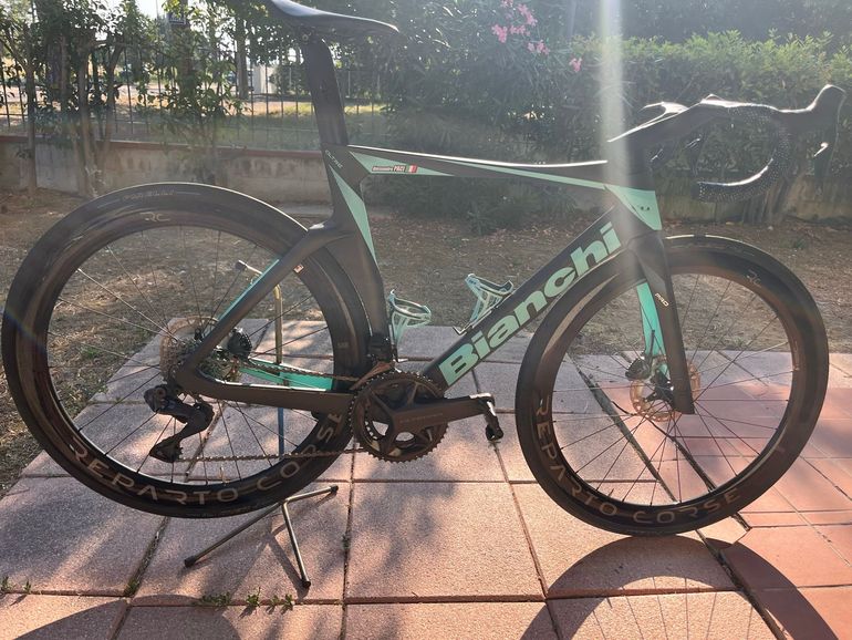 Used Bianchi Oltre PRO Ultegra Di2 2023 2023 Road & Gravel, Black — image 1 of 15