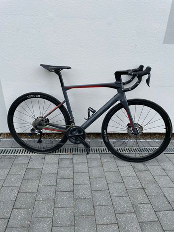 Używany BMC Roadmachine 01 THREE 2020 2020 Road & Gravel