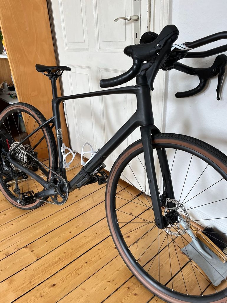 Used CUBE C:62 One Carb´n Glossy 2025 Road & Gravel, Black — image 1 of 7