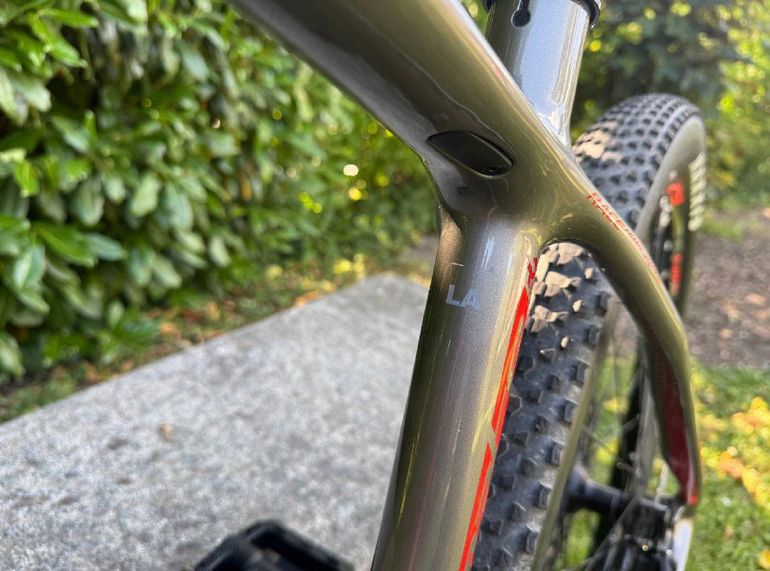 Used BH Bikes Custom Shimano Deore XT 2021 Mountainbike, Light Gray — image 9 of 12