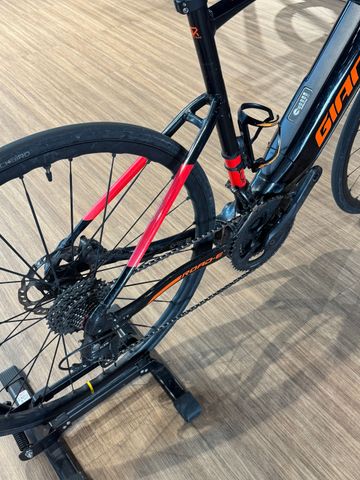 Tweedehands Giant Road e+ Shimano 105 2017 Urban — afbeelding 2 van 3