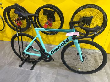 Used Bianchi Oltre Race 105 Di2 2025 2025 Road & Gravel