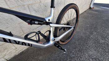 Used Canyon Lux Trail CF 6 2024 2024 Mountainbike, Light Gray, 29 — image 9 of 9