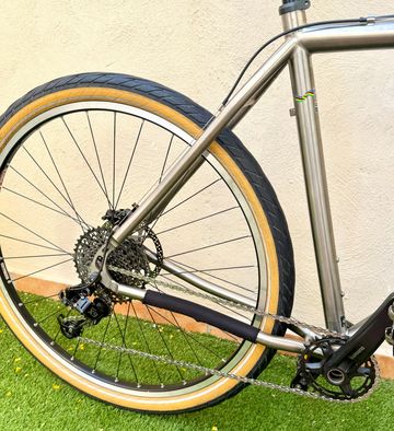 Used Seven Cycles Custom SRAM Force eTap AXS 2006 Road & Gravel, Light Gray — image 4 of 13