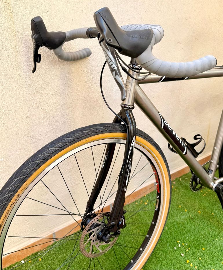 Used Seven Cycles Custom SRAM Force eTap AXS 2006 Road & Gravel, Light Gray — image 12 of 13