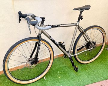 Used Seven Cycles Custom SRAM Force eTap AXS 2006 Road & Gravel, Light Gray — image 2 of 13