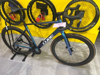CUBE ATTAIN C:62, SLT 2026 2026 Route & Gravel d'occasion