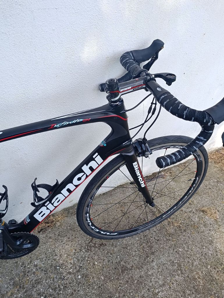 Used Bianchi Infinito Shimano 105 2016 Road & Gravel, Black — image 5 of 6