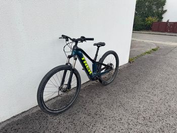 Used Trek Powerfly FS 4 625 2022 2022 Mountainbike, Green, 27.5, 29 — image 3 of 3