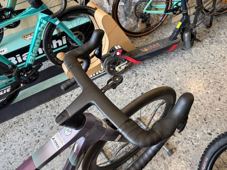 Used Bianchi Infinito Launch Edition ULTEGRA DI2 2026 2026 Road & Gravel, Purple — image 5 of 7