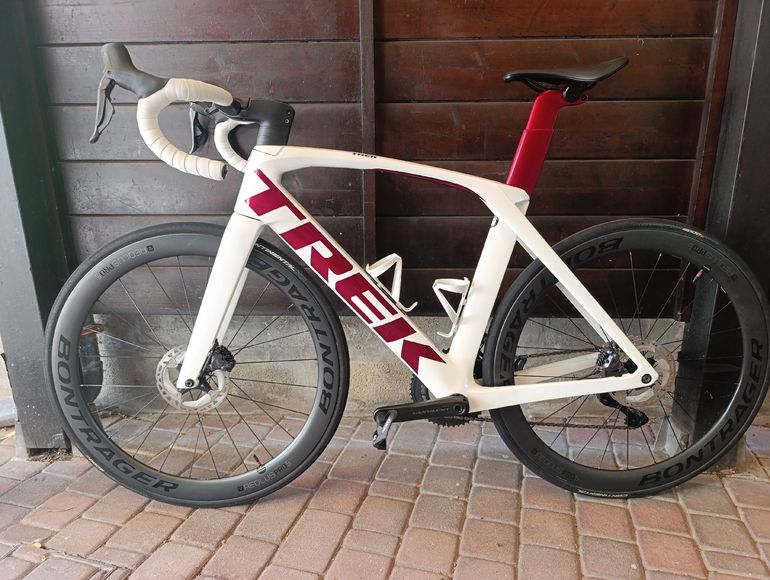 Used Trek Madone SLR 6 2021 2021 Road & Gravel, White — image 2 of 4