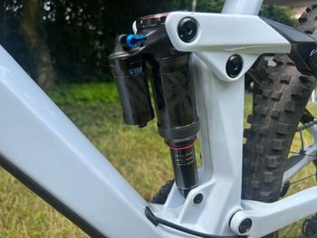 Used CUBE STEREO 150 C:62, RACE 29 2023 2023 Mountainbike, White, 29 — image 8 of 19