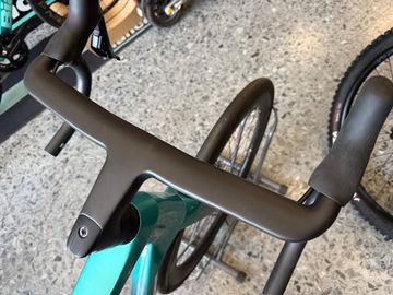 Used Bianchi Infinito PRO 2026 2026 Road & Gravel, Green — image 5 of 5
