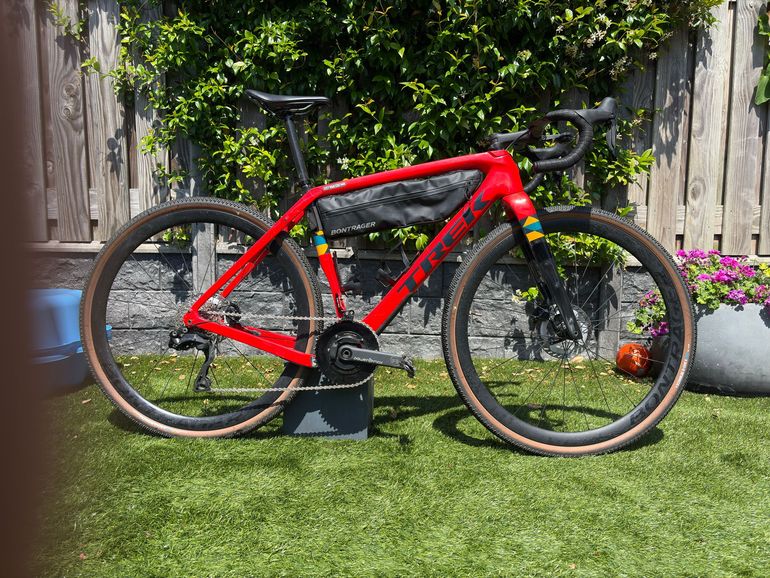 Used Trek Checkpoint Shimano 105 Di2 2023 Road & Gravel, Red — image 2 of 10