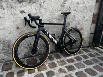Gebrauchtes Canyon Aeroad CFR Disc eTap 2021 2021 Road & Gravel, Schwarz — Bild 4 von 12
