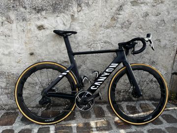 Gebrauchtes Canyon Aeroad CFR Disc eTap 2021 2021 Road & Gravel, Schwarz — Bild 3 von 12