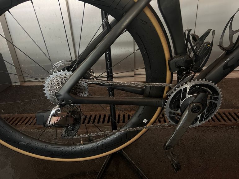Used Specialized S-Works Venge Disc - SRAM Red eTap AXS 2020 2020 Road & Gravel, Black — image 3 of 4