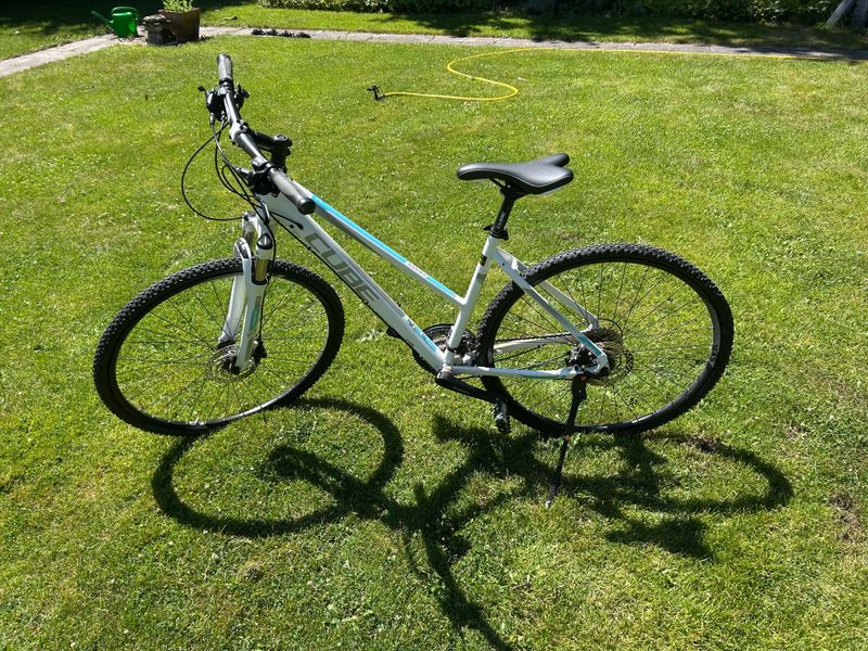 Used CUBE ACCESS WS PRO 2022 2022 Mountainbike, White, 27.5, 29 — image 1 of 6