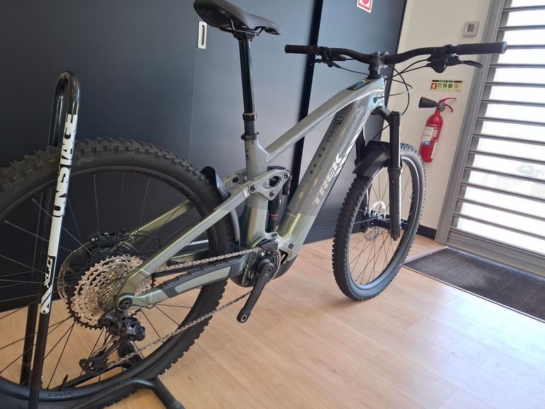 Used Trek Rail+ 9.7 Gen 5 2026 2026 Mountainbike, Light Gray — image 3 of 5