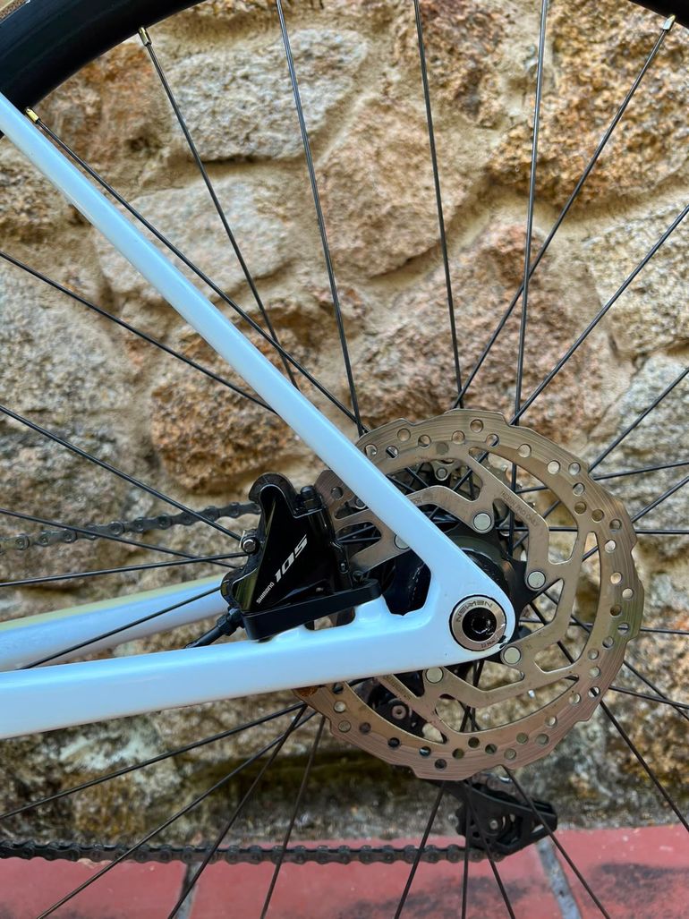 CUBE ATTAIN GTC RACE 2023 2023 Road & Gravel d'occasion — image 9 sur 13