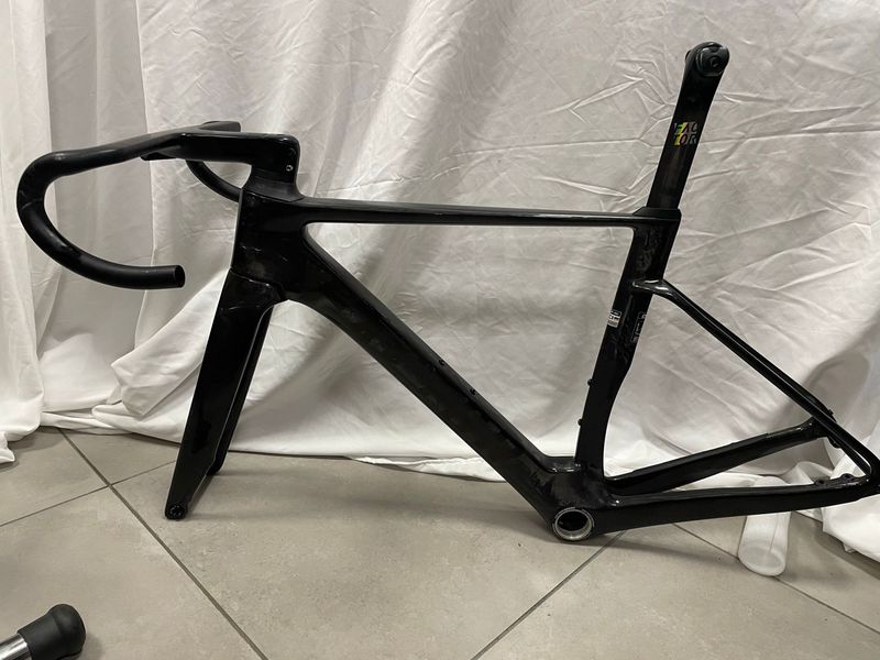 Used Factor OSTRO VAM - Frameset Premium 2025 Frameset 2025 Road & Gravel, Black — image 6 of 12