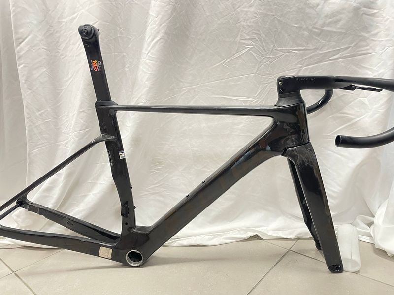 Used Factor OSTRO VAM - Frameset Premium 2025 Frameset 2025 Road & Gravel, Black — image 1 of 12