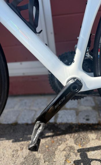 Used Trek Madone SL 5 Gen 8 2026 2026 Road & Gravel, White — image 7 of 10