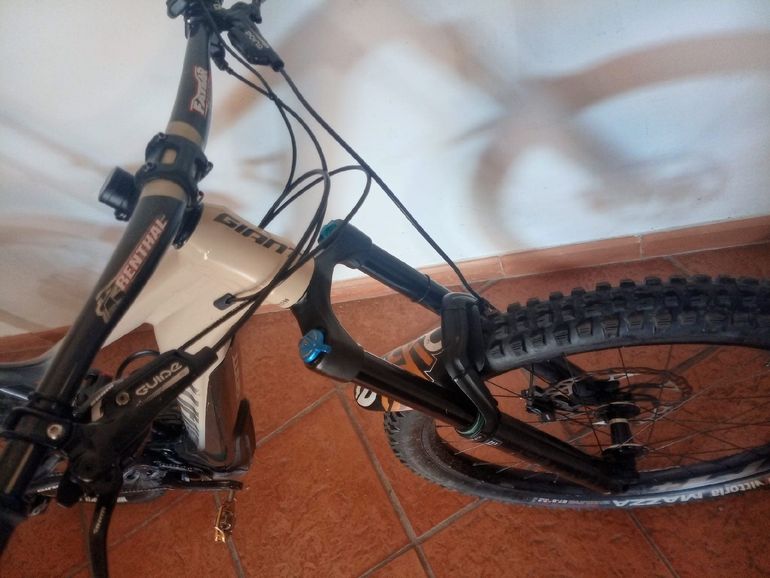 Used Giant Reign E+ 2 Pro Electric Bike 2020 2020 Mountainbike, Light Gray, 27.5 — image 4 of 6