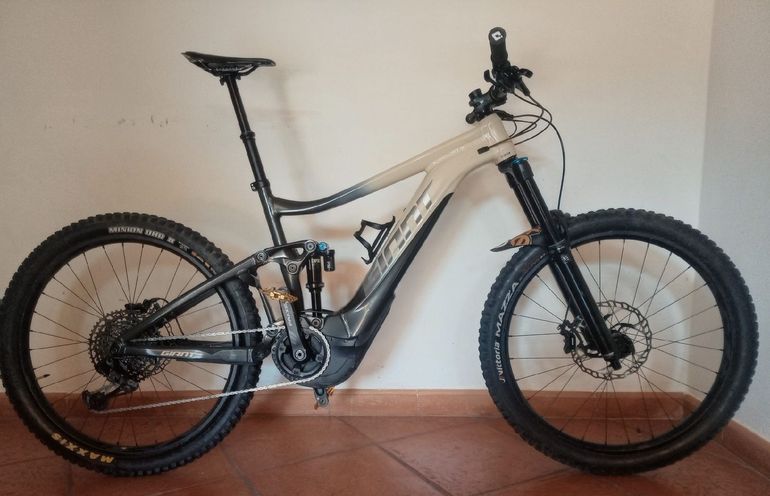Used Giant Reign E+ 2 Pro Electric Bike 2020 2020 Mountainbike, Light Gray, 27.5 — image 1 of 6
