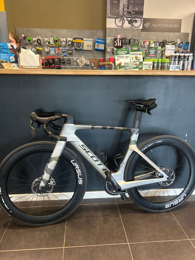 Scott Foil RC Team 2025 2025 Road & Gravel d'occasion — image 2 sur 6