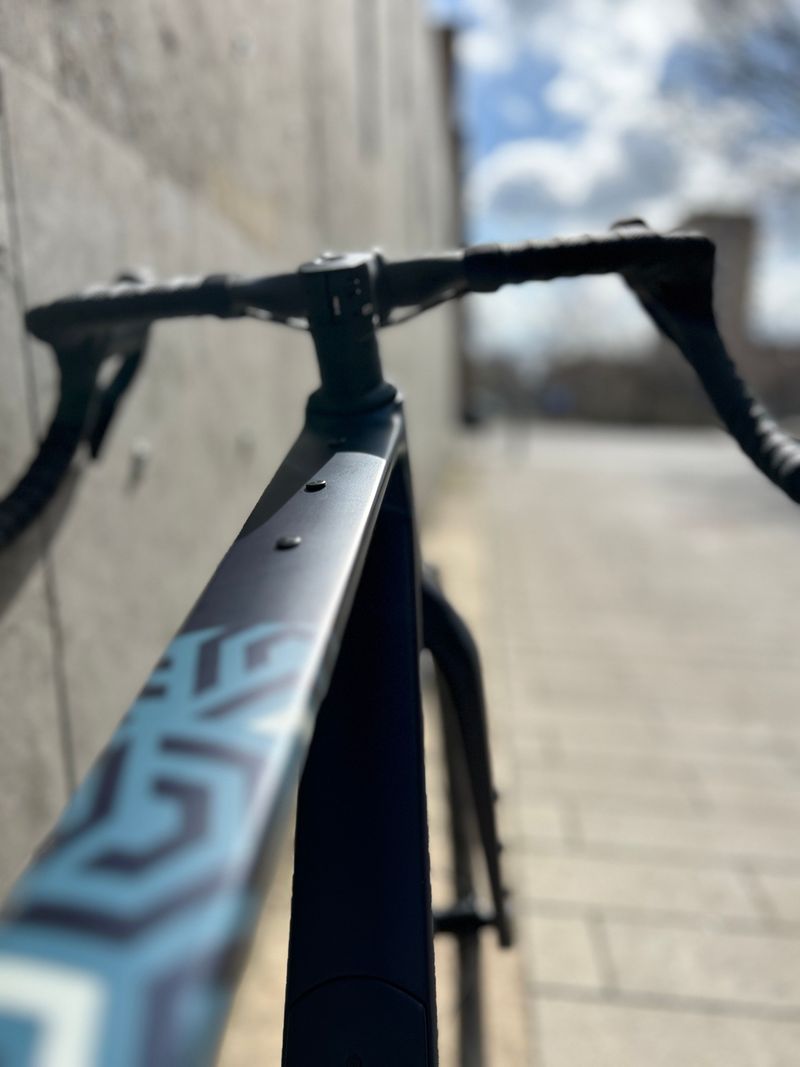 Used Mondraker Custom SRAM Red eTap AXS 2025 Road & Gravel, Blue — image 8 of 13