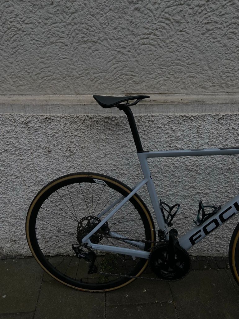 Used Focus IZALCO MAX DISC 8.6 2021 2021 Road & Gravel, Light Gray — image 3 of 7