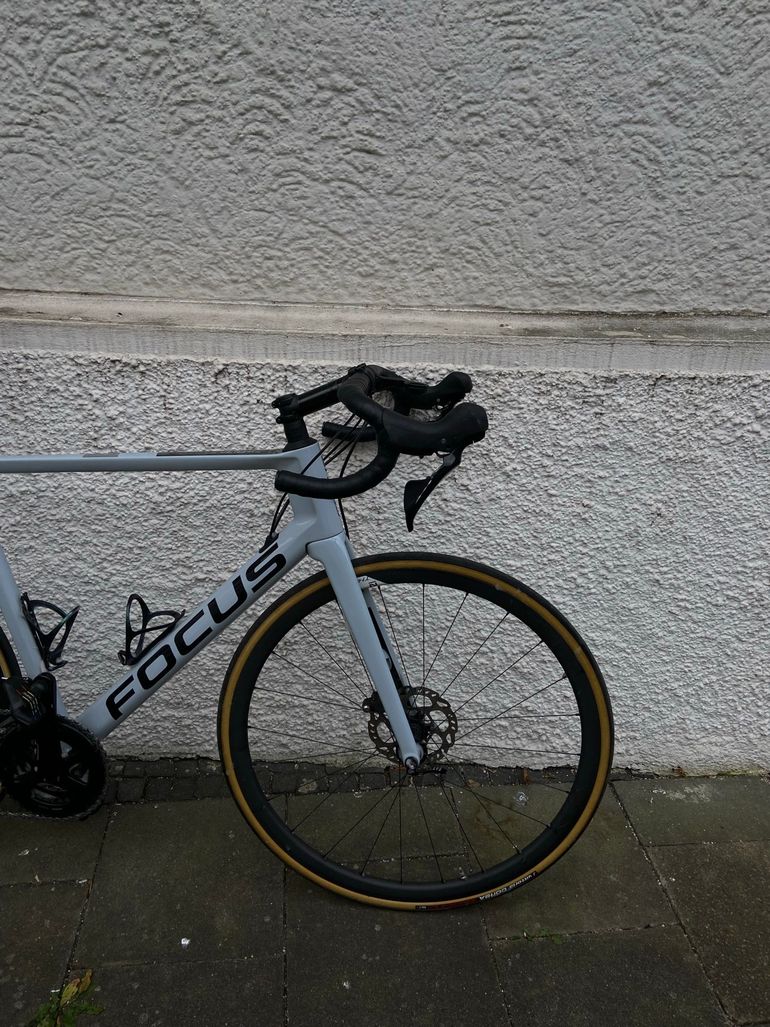 Used Focus IZALCO MAX DISC 8.6 2021 2021 Road & Gravel, Light Gray — image 2 of 7