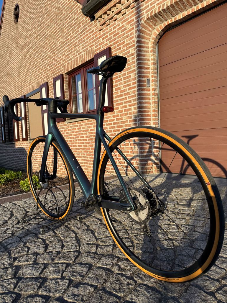 Käytetty Scott Addict RC 30 2021 2021 Road & Gravel — kuva 2 / 6