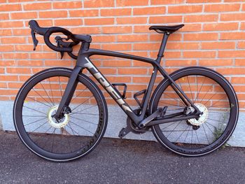 Trek Emonda Slr 6 2021 Custom Shimano Ultegra 2021 Road & Gravel d'occasion — image 2 sur 8