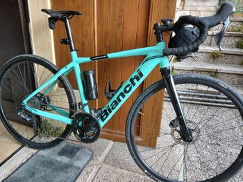 Used Bianchi e-Impulso Road - Ultegra 2022 2022 Road & Gravel, Blue — image 3 of 11
