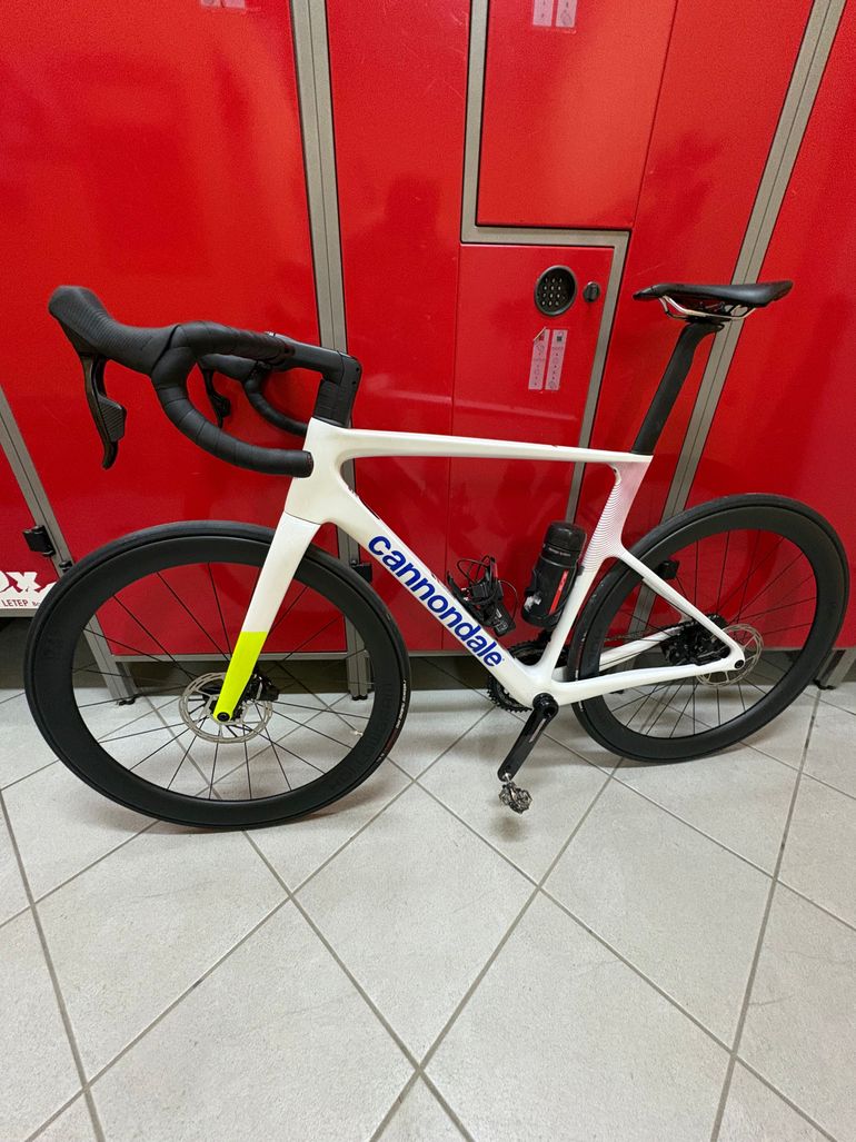 Käytetty Cannondale SuperSix EVO SRAM Force eTap AXS 2025 Road & Gravel — kuva 2 / 3