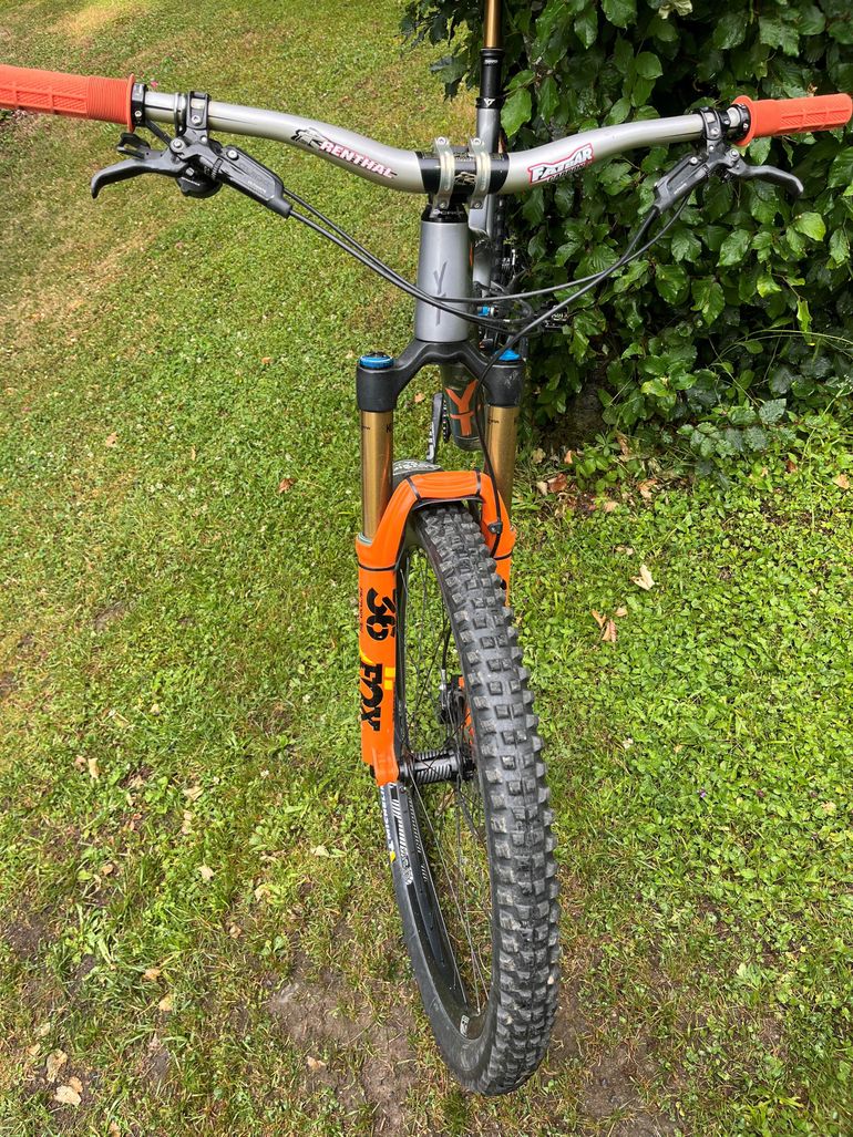 Použité YT Industries Jeffsy 27 CF Pro Race 2018 2018 Mountainbike — obrázek 1 z 4