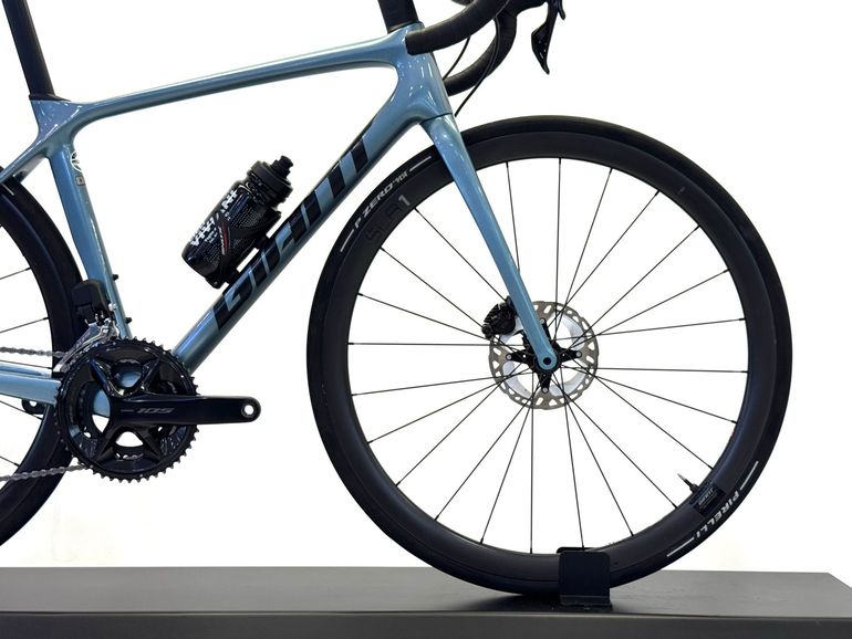 Used Giant TCR Advanced Disc 1+ 2023 2023 Road & Gravel, Blue — image 6 of 15