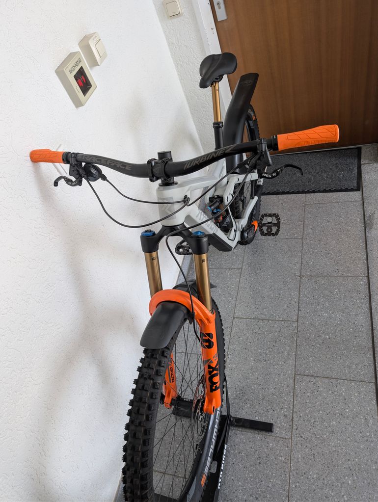Used Radon JAB 10.0 HD 2022 2022 Mountainbike, Light Gray — image 2 of 22