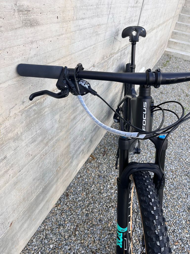 Used Focus RAVEN 8.6 2020 2020 Mountainbike, Black, 29 — image 11 of 12