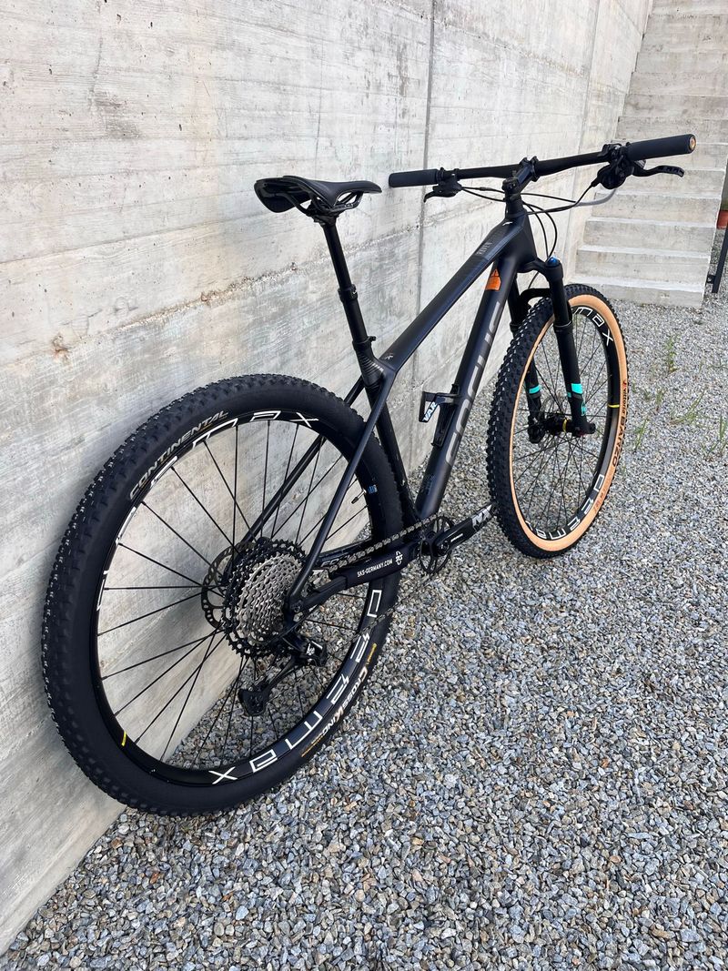 Gebrauchtes Focus RAVEN 8.6 2020 2020 Mountainbike, Schwarz, 29 — Bild 3 von 12