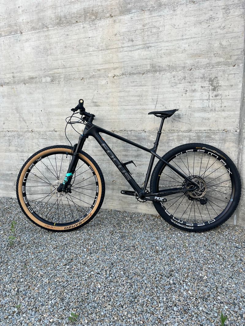 Gebrauchtes Focus RAVEN 8.6 2020 2020 Mountainbike, Schwarz, 29 — Bild 1 von 12