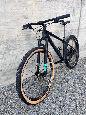 Gebrauchtes Focus RAVEN 8.6 2020 2020 Mountainbike, Schwarz, 29 — Bild 2 von 12