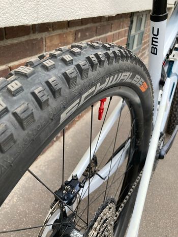 BMC Fourstroke THREE 2024 2024 Mountainbike d'occasion — image 6 sur 9