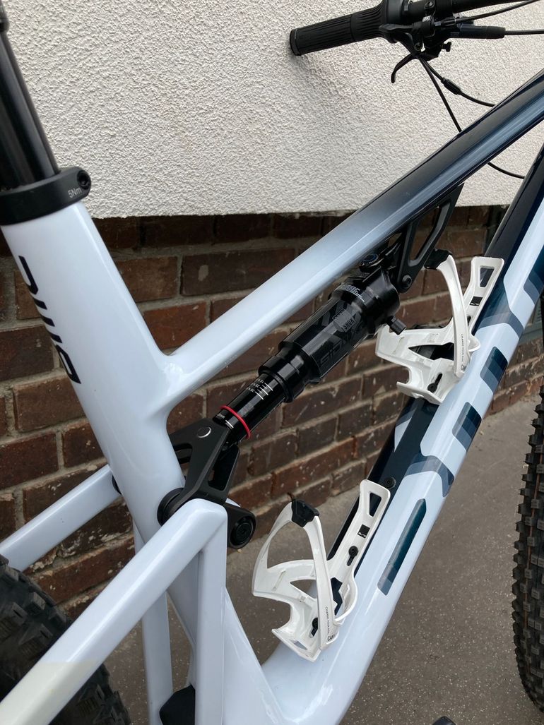 BMC Fourstroke THREE 2024 2024 Mountainbike d'occasion — image 4 sur 9