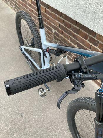 BMC Fourstroke THREE 2024 2024 Mountainbike d'occasion — image 8 sur 9